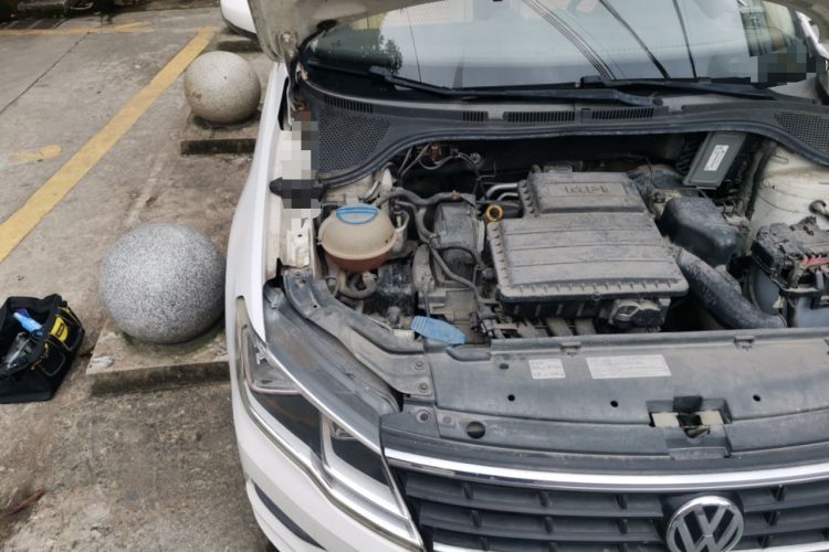 Used Volkswagen Jetta 2017 1.4L Manual Fashion Edition Engine Bay Right