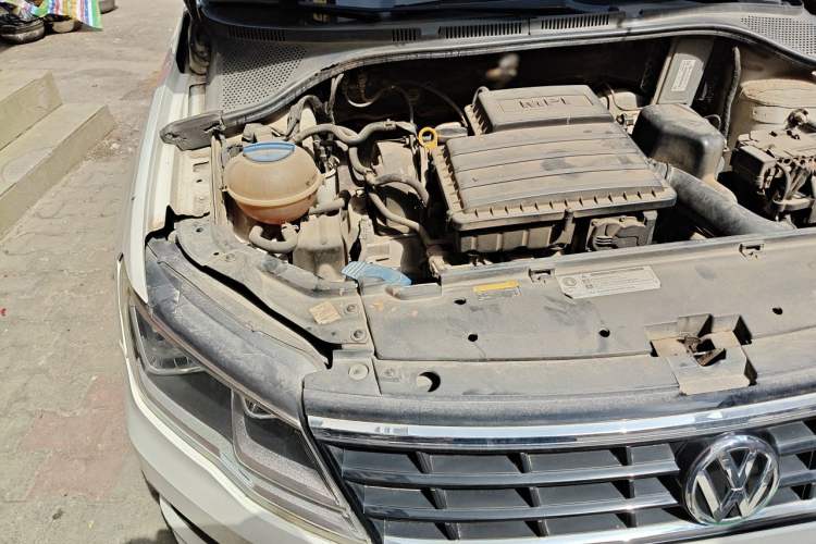 Used Volkswagen Jetta 2017 1.4L Manual Fashion Edition Engine Bay Right