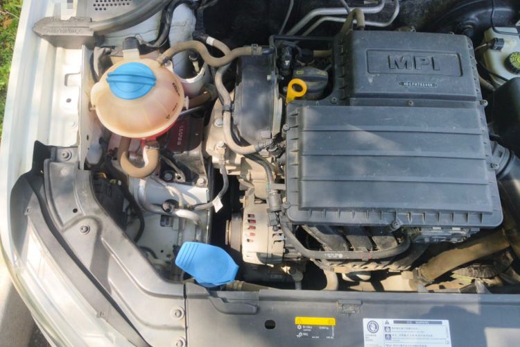 Used Volkswagen Jetta 2017 1.5L Manual Fashion Edition Engine Bay Right
