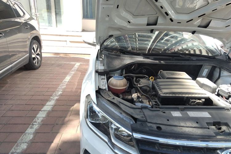 Used Volkswagen Jetta 2017 1.4L Manual Fashion Edition Engine Bay Right