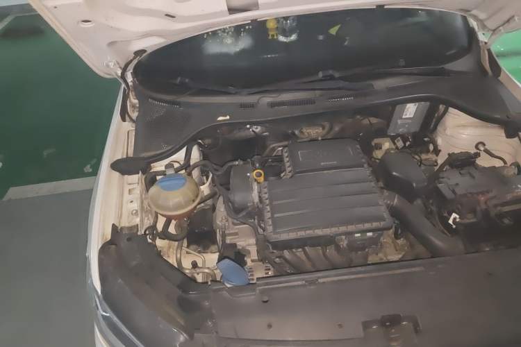 Used Volkswagen Jetta 2017 1.5L Automatic Fashion Model Engine Bay Right