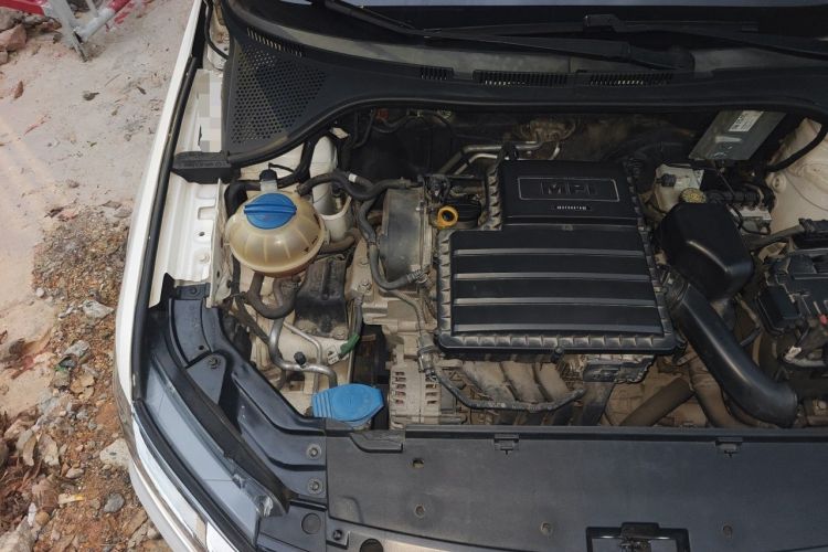 Used Volkswagen Jetta 2017 1.5L Automatic Fashion Model Engine Bay Right