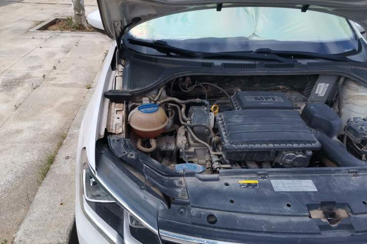 Used Volkswagen Jetta 2017 1.4L Manual Fashion Edition Engine Bay Right