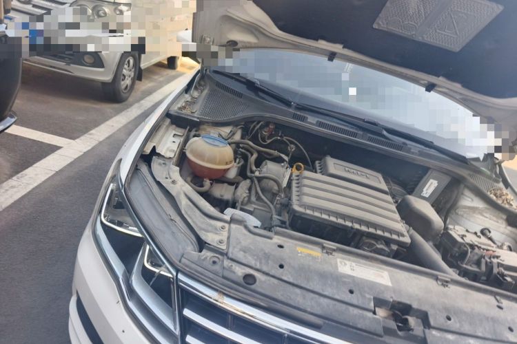Used Volkswagen Jetta 2017 1.4L Manual Fashion Edition Engine Bay Right