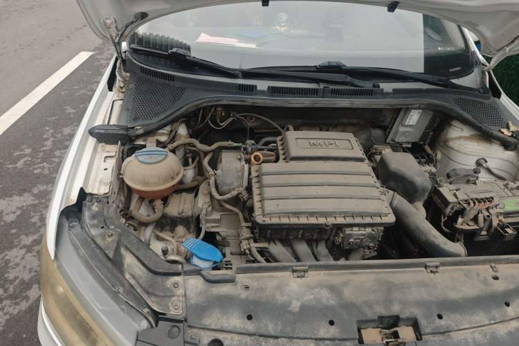 Used Volkswagen Jetta 2017 1.5L Manual Fashion Edition Engine Bay Right