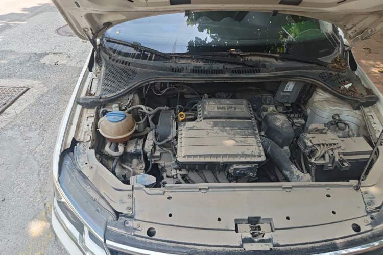 Used Volkswagen Jetta 2017 1.5L Manual Fashion Edition Engine Bay Right