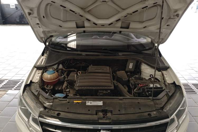 Used Volkswagen Jetta 2017 1.4L Manual Fashion Edition Engine Bay