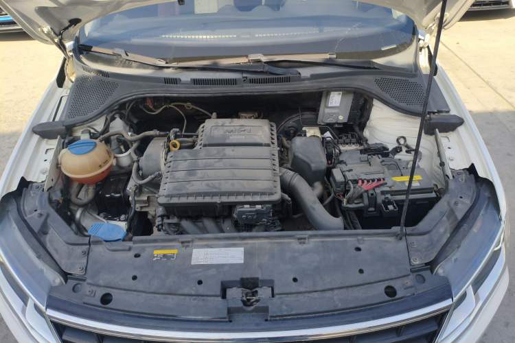 Used Volkswagen Jetta 2017 1.5L Automatic Fashion Model Engine Bay