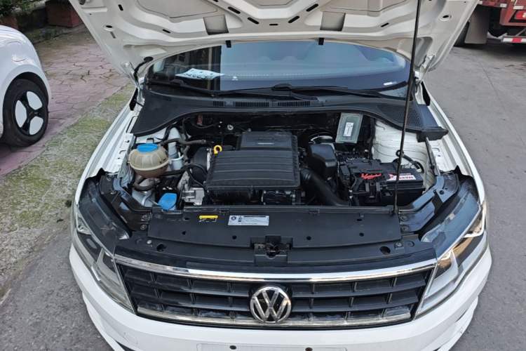 Used Volkswagen Jetta 2017 1.4L Manual Fashion Edition Engine Bay