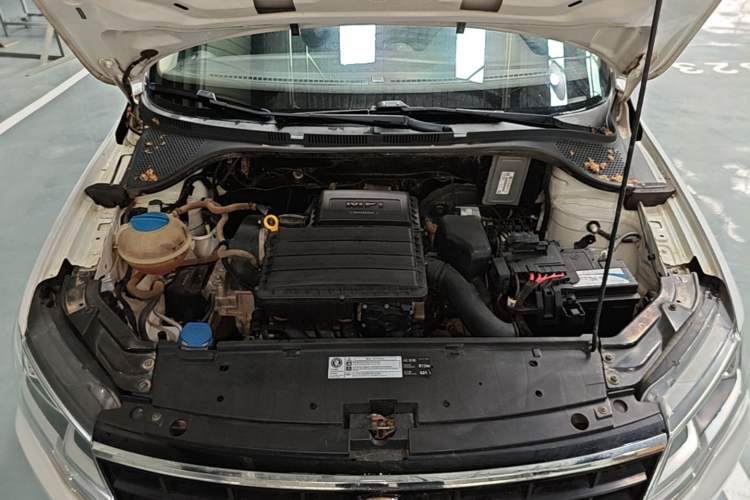 Used Volkswagen Jetta 2017 1.4L Manual Fashion Edition Engine Bay