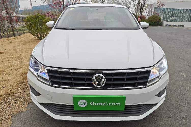 Used Volkswagen Jetta 2017 1.4L Manual Fashion Edition Exterior 1