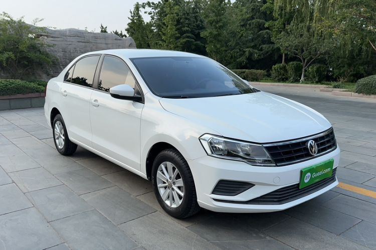 Used Volkswagen Jetta 2017 1.5L Automatic Fashion Model Exterior 1