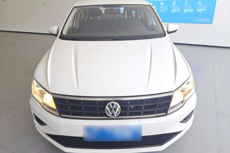 Used Volkswagen Jetta 2017 1.4L Manual Fashion Edition Exterior 1