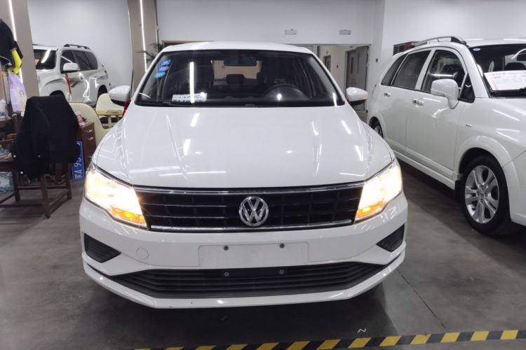 Used Volkswagen Jetta 2017 1.5L Automatic Fashion Model Exterior 1