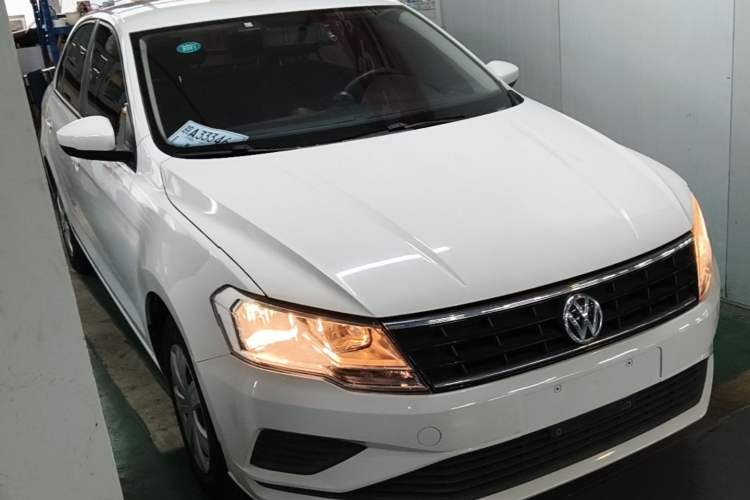 Used Volkswagen Jetta 2017 1.5L Automatic Fashion Model Exterior 1