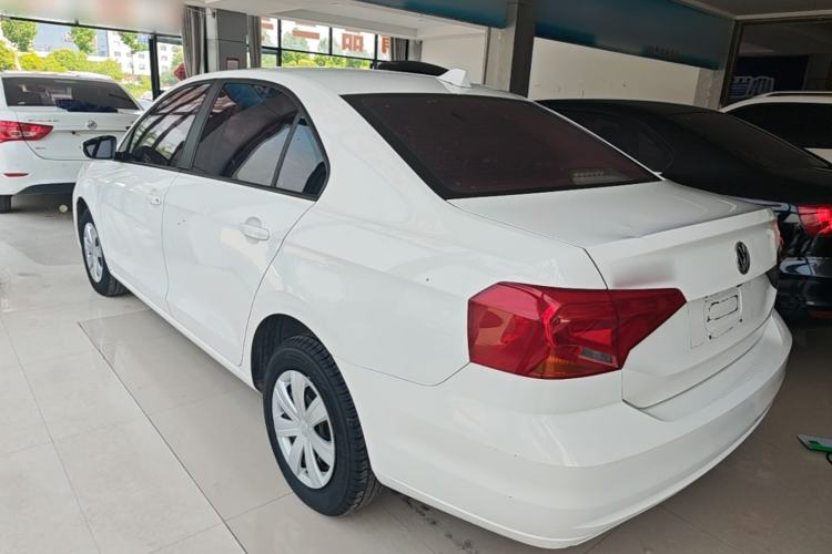 Used Volkswagen Jetta 2017 1.4L Manual Fashion Edition Exterior 2
