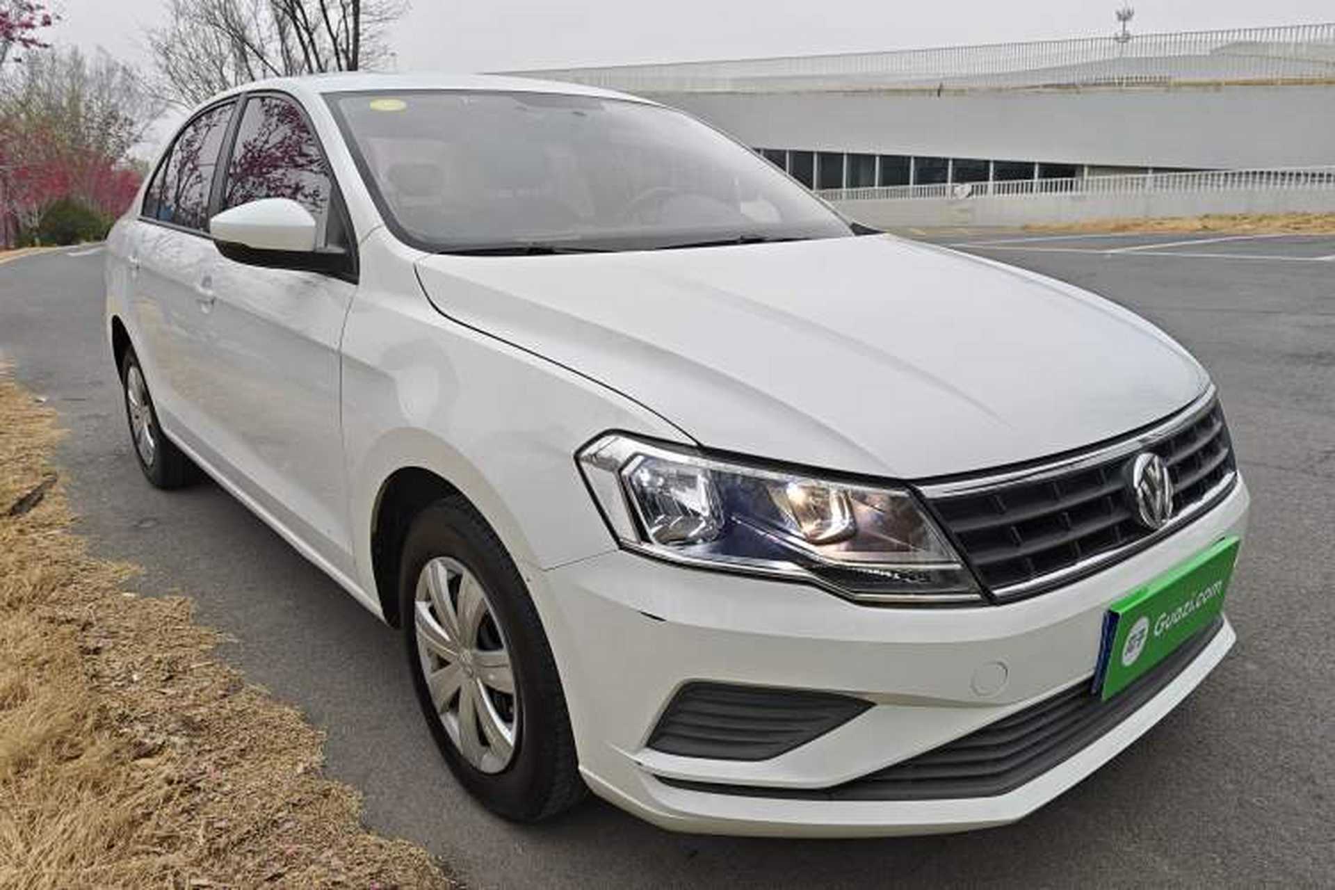 Used Volkswagen Jetta 2017 1.4L Manual Fashion Edition Exterior 2