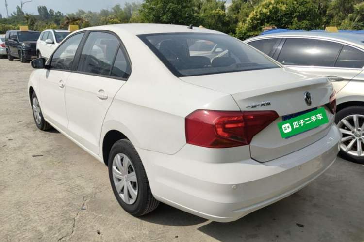 Used Volkswagen Jetta 2017 1.5L Automatic Fashion Model Exterior 2
