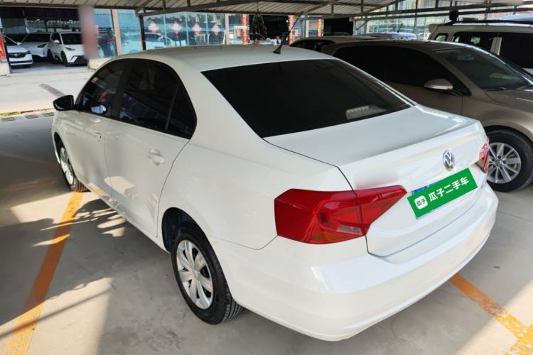 Used Volkswagen Jetta 2017 1.5L Manual Fashion Edition Exterior 2