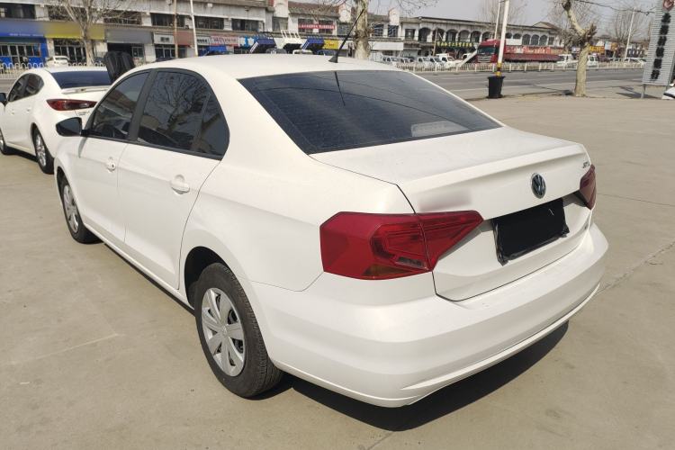 Used Volkswagen Jetta 2017 1.5L Manual Fashion Edition Exterior 2