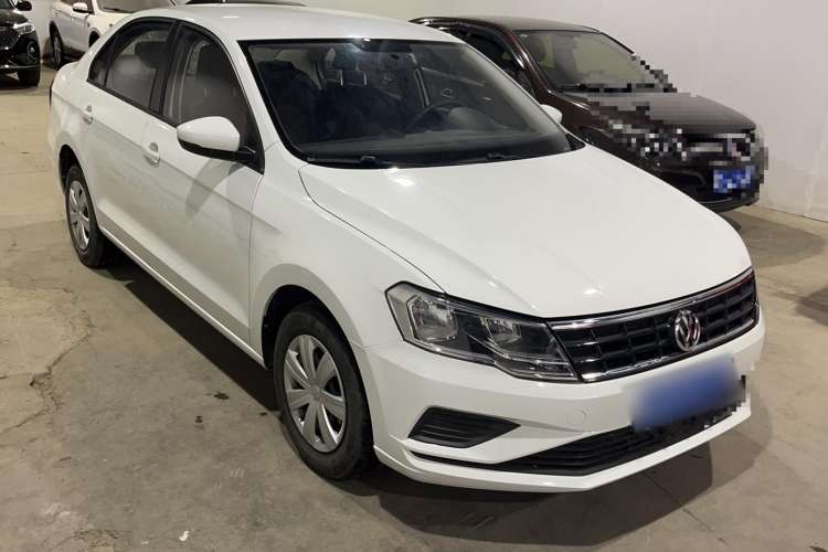 Used Volkswagen Jetta 2017 1.4L Manual Fashion Edition Exterior 2