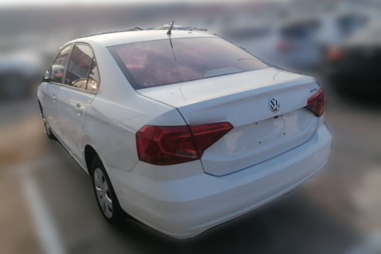 Used Volkswagen Jetta 2017 1.4L Manual Fashion Edition Exterior 2
