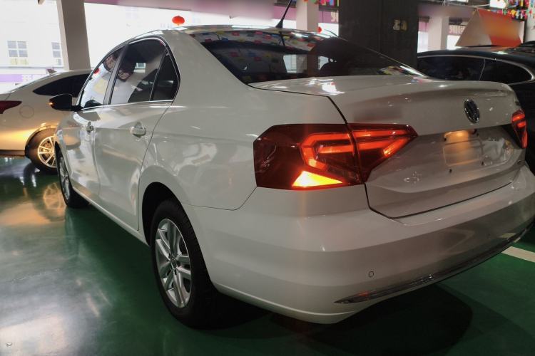 Used Volkswagen Jetta 2017 1.5L Automatic Comfort Model Exterior 2