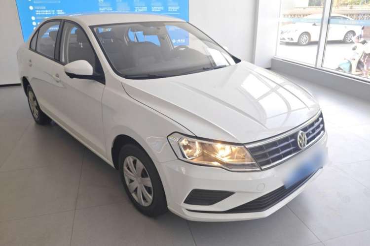 Used Volkswagen Jetta 2017 1.4L Manual Fashion Edition Exterior 2