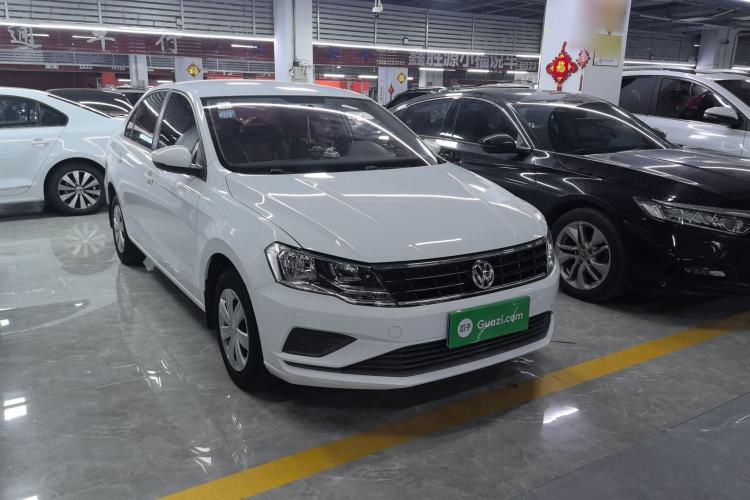 Used Volkswagen Jetta 2017 1.4L Manual Fashion Edition Exterior 2