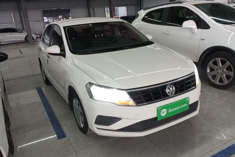 Used Volkswagen Jetta 2017 1.4L Manual Fashion Edition Exterior 2