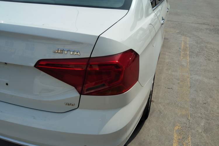 Used Volkswagen Jetta 2017 1.5L Automatic Comfort Model Exterior 3