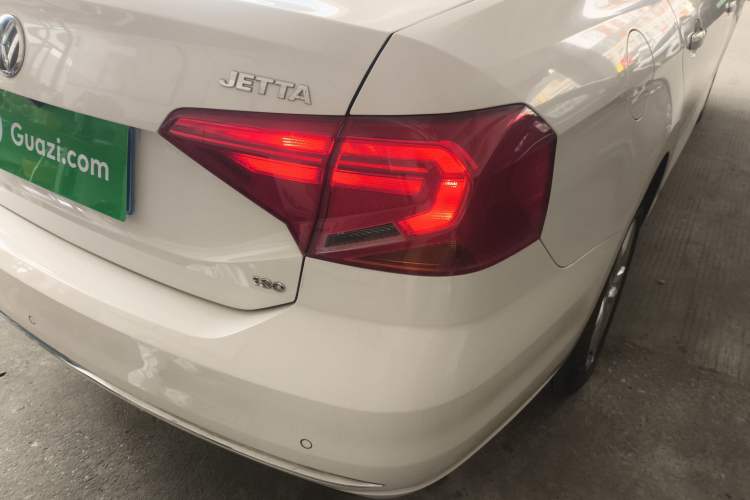 Used Volkswagen Jetta 2017 1.5L Manual Comfort Model Exterior 3