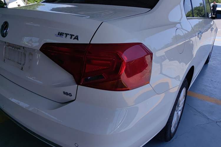 Used Volkswagen Jetta 2017 1.5L Automatic Comfort Model Exterior 3