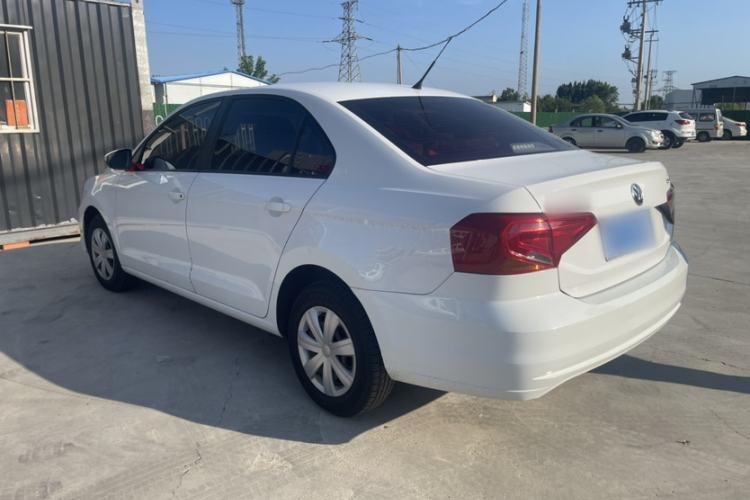 Used Volkswagen Jetta 2017 1.5L Manual Fashion Edition Exterior 3