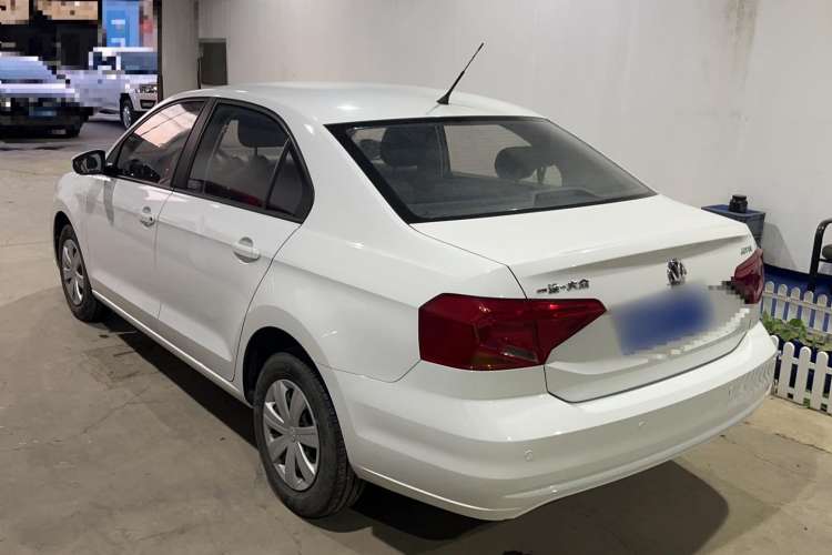 Used Volkswagen Jetta 2017 1.4L Manual Fashion Edition Exterior 3