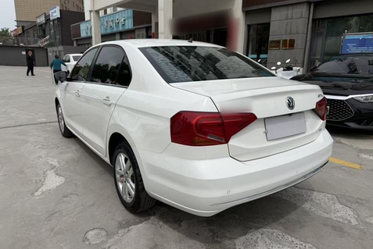 Used Volkswagen Jetta 2017 1.5L Manual Comfort Model Exterior 3