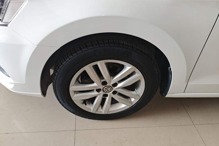 Used Volkswagen Jetta 2017 1.5L Automatic Comfort Model Exterior 4