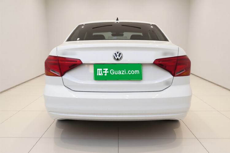 Used Volkswagen Jetta 2017 1.5L Manual Fashion Edition Exterior 4