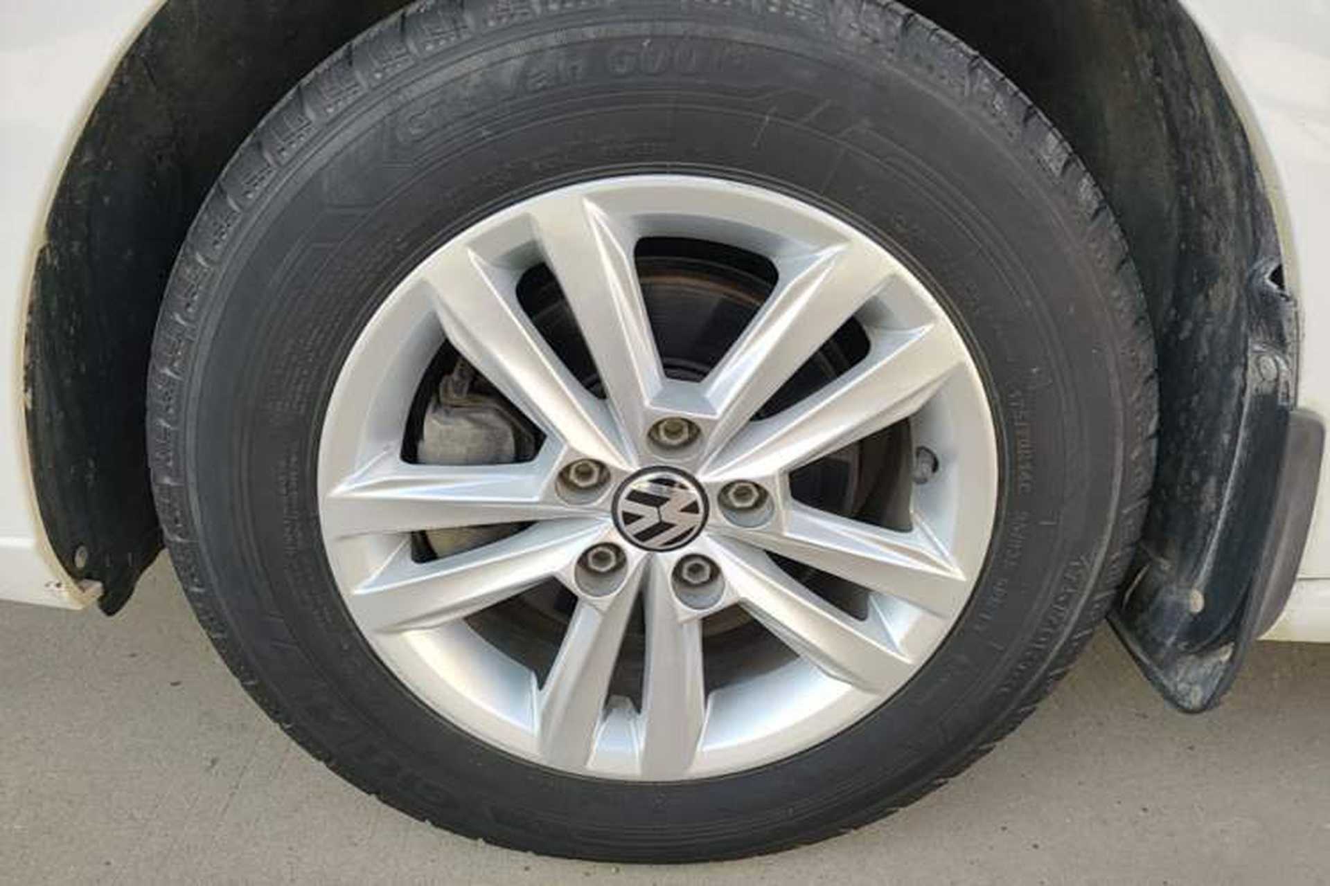 Used Volkswagen Jetta 2017 1.5L Manual Fashion Edition Exterior 4