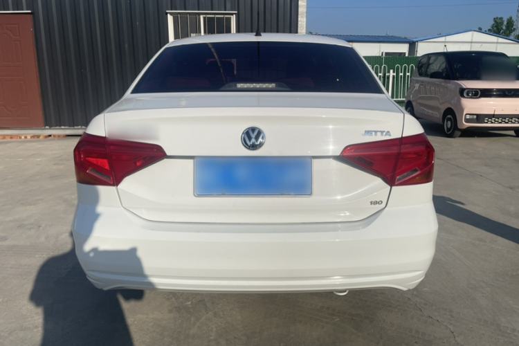 Used Volkswagen Jetta 2017 1.5L Manual Fashion Edition Exterior 4