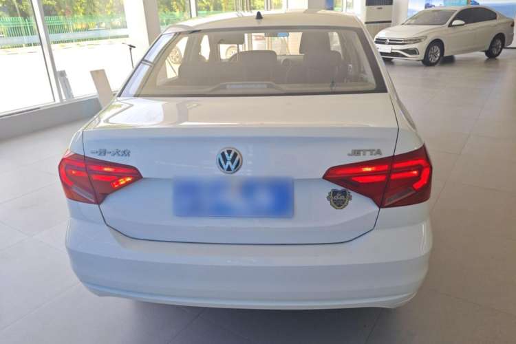 Used Volkswagen Jetta 2017 1.4L Manual Fashion Edition Exterior 4