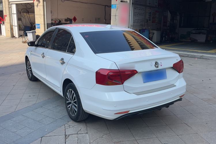 Used Volkswagen Jetta 2017 1.5L Automatic Fashion Model Exterior 4