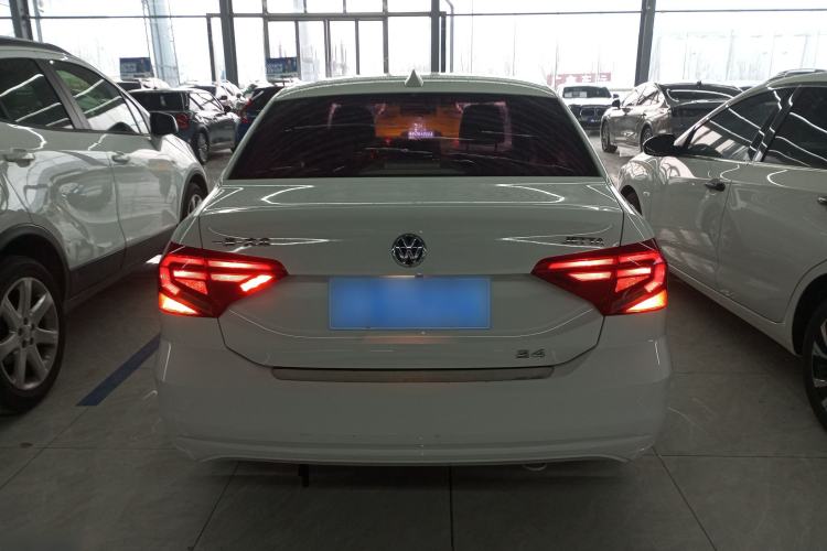 Used Volkswagen Jetta 2017 1.4L Manual Fashion Edition Exterior 4