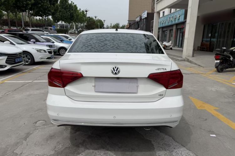 Used Volkswagen Jetta 2017 1.5L Manual Comfort Model Exterior 4