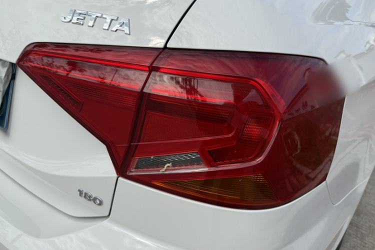 Used Volkswagen Jetta 2017 1.5L Automatic Fashion Model Exterior 5