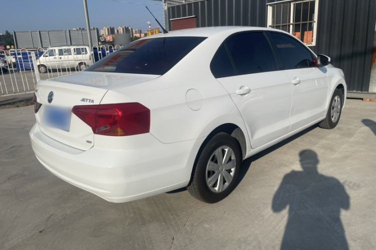 Used Volkswagen Jetta 2017 1.5L Manual Fashion Edition Exterior 5