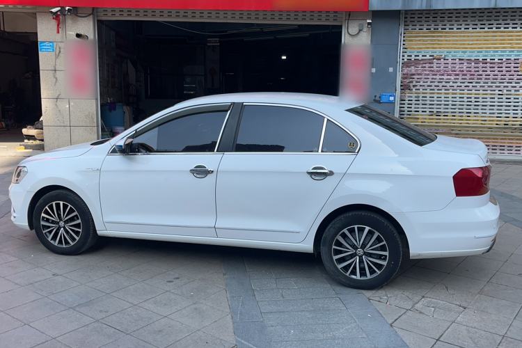 Used Volkswagen Jetta 2017 1.5L Automatic Fashion Model Exterior 5