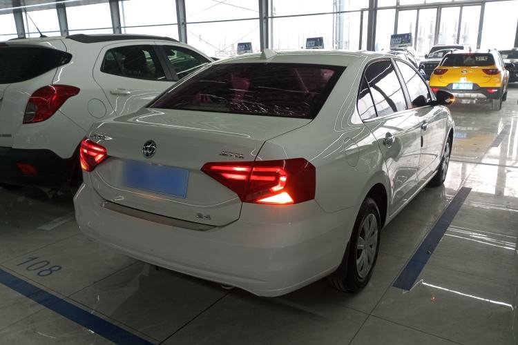 Used Volkswagen Jetta 2017 1.4L Manual Fashion Edition Exterior 5