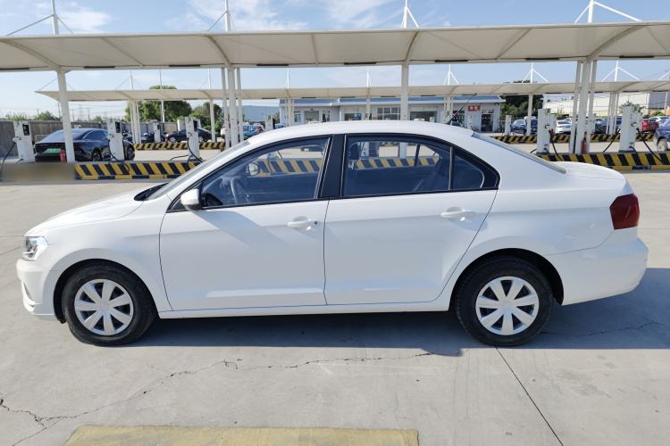 Used Volkswagen Jetta 2017 1.4L Manual Fashion Edition Exterior 5