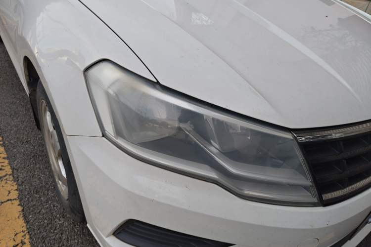 Used Volkswagen Jetta 2017 1.5L Manual Fashion Edition Exterior 6